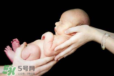 寶寶臍帶掉了要緊嗎？寶寶臍帶掉了出血了怎么辦？