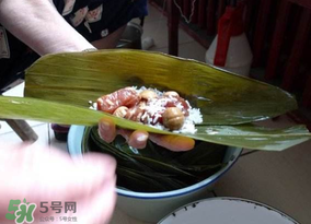 包粽子是生米還是熟米？包粽子的米是煮的還是生的？
