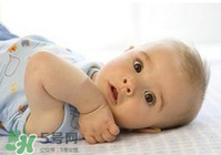 夏天寶寶睡覺(jué)穿什么好？夏天寶寶睡覺(jué)能光著睡嗎？