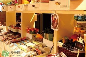 良品鋪?zhàn)訛槭裁茨敲促F？良品鋪?zhàn)訛槭裁催@么貴