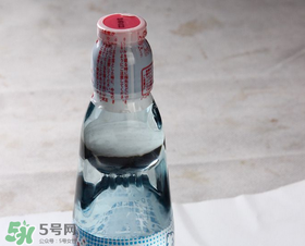 波子汽水彈珠怎么拿出來？怎么把波子汽水的彈珠拿出來？