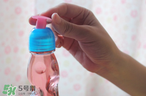 彈珠汽水怎么開？彈珠汽水怎么開不會(huì)噴？