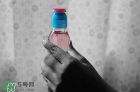 彈珠汽水怎么開？彈珠汽水怎么開不會(huì)噴？