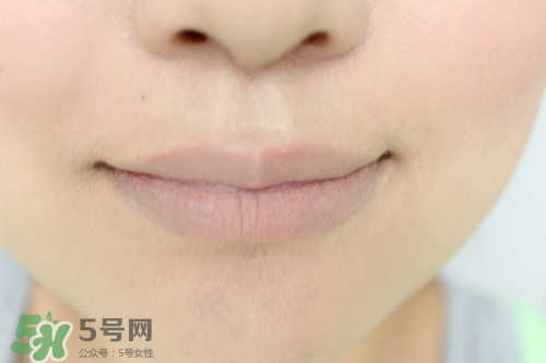 染唇液怎么用？染唇液使用方法