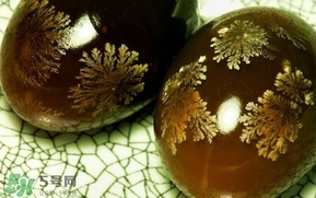 松花蛋是堿性食物嗎？松花蛋是堿性還是酸性？