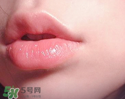 espie rouge唇膏多少錢？ES蘆薈維他命E潤唇膏價格