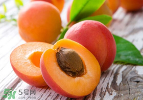杏和西瓜能一起吃嗎？杏和西瓜能同時(shí)吃嗎？