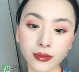 huda beauty眼影怎么畫？huda beauty眼影盤教程