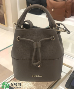 furla水桶包有幾種尺寸？芙拉水桶包尺寸多大？