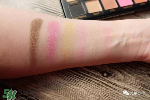 huda beauty眼影多少錢(qián)？huda beauty眼影專(zhuān)柜價(jià)格