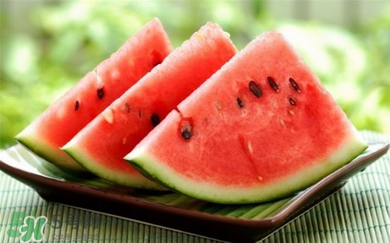 西瓜不能和什么一起吃？西瓜不能與什么同食？