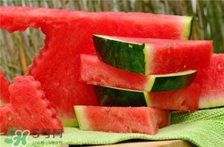 無(wú)籽西瓜多少錢(qián)一斤？無(wú)籽西瓜怎么挑？
