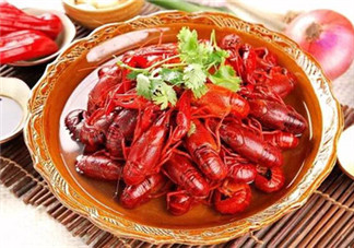油燜大蝦怎么剪？油燜大蝦怎么處理？