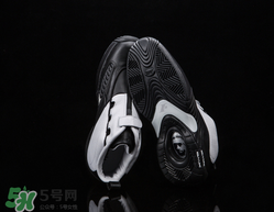 reebok answer4復(fù)刻版在哪買？銳步艾弗森戰(zhàn)靴復(fù)刻哪里有賣？