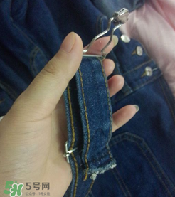 背帶褲的扣子怎么裝？背帶褲扣子安裝步驟圖