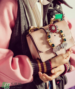miumiu miulady包包正品多少錢？miulady寶石包專柜價(jià)格