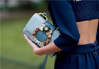 miumiu miulady包包正品多少錢(qián)？miulady寶石包專柜價(jià)格