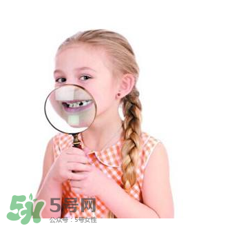 寶寶換牙可以吃糖嗎？小孩換牙期間能不能吃糖？