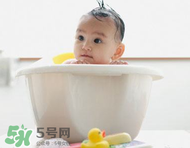 寶寶可以用金銀花水洗澡嗎？金銀花水洗澡好嗎?