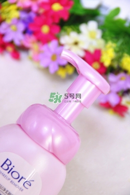 碧柔卸妝水和卸妝乳哪個(gè)好？碧柔卸妝水和卸妝乳選擇