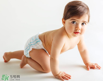 寶寶指甲里的臟東西該怎么處理？寶寶指甲臟怎么辦？