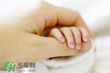 寶寶指甲多久剪一次？寶寶指甲多大可以剪？