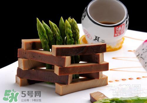 蘆筍焯水幾分鐘可以吃？蘆筍要焯水幾分鐘
