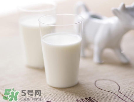 胃脹氣可以喝牛奶嗎？胃脹氣喝牛奶會怎樣？