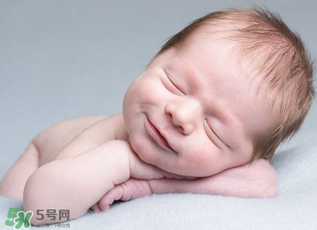 嬰兒吃藥能打預(yù)防針嗎？嬰兒吃藥影響預(yù)防針嗎？