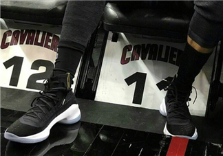 under armour curry4黑金怎么樣？庫里總決賽戰(zhàn)靴客場(chǎng)配色諜照曝光