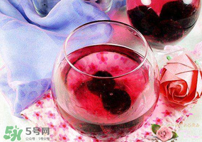 楊梅酒能放冰箱嗎？楊梅酒能冰凍嗎？