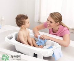 嬰兒浴盆是帶浴網(wǎng)還還是帶浴板好？嬰兒浴盆什么款式好？