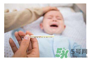 夏天寶寶發(fā)燒能開空調嗎？寶寶發(fā)燒能不能吹空調？