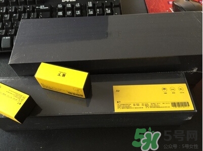 蕉下太陽傘怎么收？蕉下小黑傘太陽傘怎么打開？