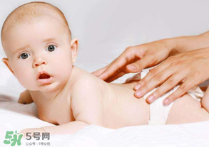 哄寶寶睡覺可以搖晃嗎？哄寶寶睡覺搖晃有害嗎？