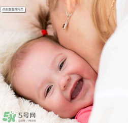 哄寶寶睡覺可以搖晃嗎？哄寶寶睡覺搖晃有害嗎？