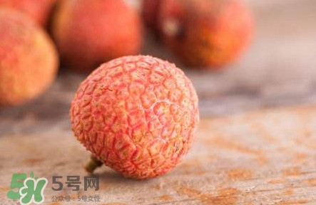 荔枝用什么藥水保鮮？吃荔枝為什么要用鹽水泡