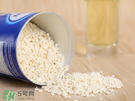 美林菊花晶可以和奶粉一起喝嗎？美林菊花晶可以加在奶里嗎？