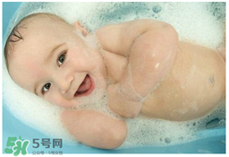 早產(chǎn)兒的發(fā)育和正常嬰兒一樣嗎？早產(chǎn)兒發(fā)育會遲緩嗎？