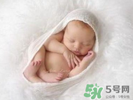 早產(chǎn)兒奶粉有必要嗎？早產(chǎn)兒可以吃普通奶粉嗎？