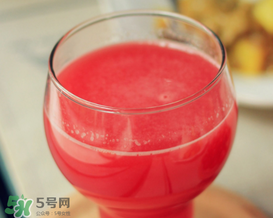 西瓜汁為什么會(huì)分層？西瓜汁分層還能喝嗎？