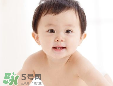 寶寶長(zhǎng)牙會(huì)拉肚子嗎？寶寶長(zhǎng)牙會(huì)發(fā)燒嗎？
