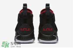 nike lebron soldier 11 bred多少錢？耐克士兵11黑紅配色專柜價(jià)格
