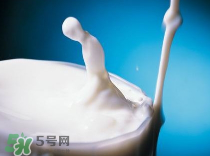 脫脂牛奶熱量高嗎？脫脂牛奶會(huì)發(fā)胖嗎