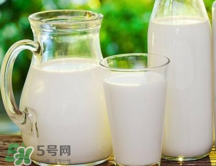 脫脂牛奶熱量高嗎？脫脂牛奶會(huì)發(fā)胖嗎