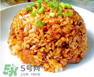 醬油炒飯?jiān)趺醋?？醬油炒飯生抽還是老抽