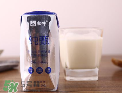 純甄酸奶過期還能喝嗎？純甄酸奶過期一點(diǎn)點(diǎn)要緊嗎？