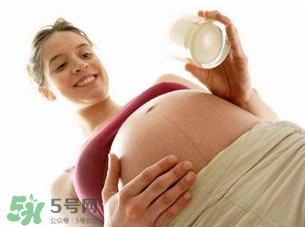 孕婦奶粉里面含葉酸嗎？孕婦奶粉成分有哪些？