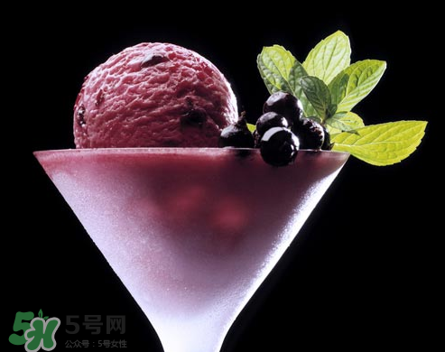 藍(lán)莓和螃蟹能一起吃嗎？吃藍(lán)莓和螃蟹會(huì)中毒嗎？