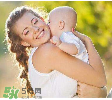 孕婦洗頭可以用護發(fā)素嗎？孕婦洗頭要不要用護發(fā)素？